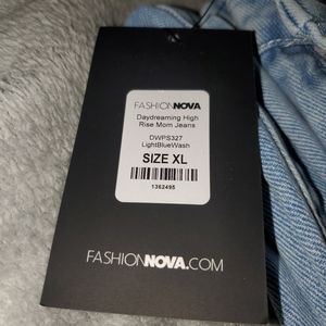FASHIONNOVA light blue wash, high rise mom jeans XL